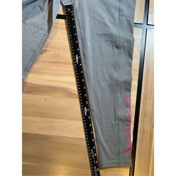 ‎NWT Reebok Fitted Stretch Pants - Picture 6 of 7